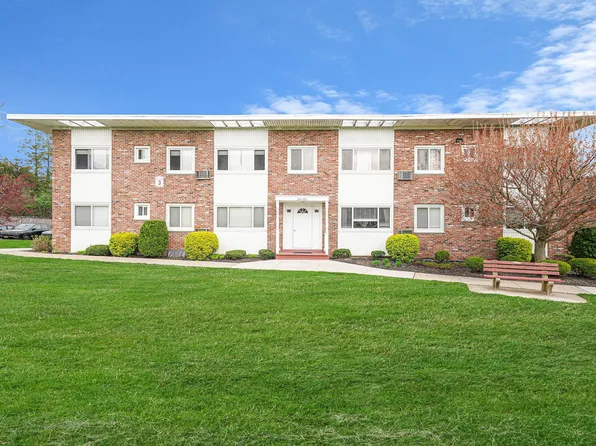 355 Route 111 #26, Smithtown, NY 11787