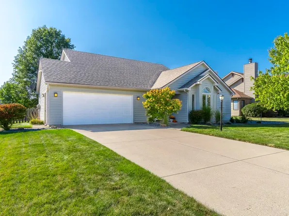 832 Yellow Lake Dr, Fort Wayne, IN 46804