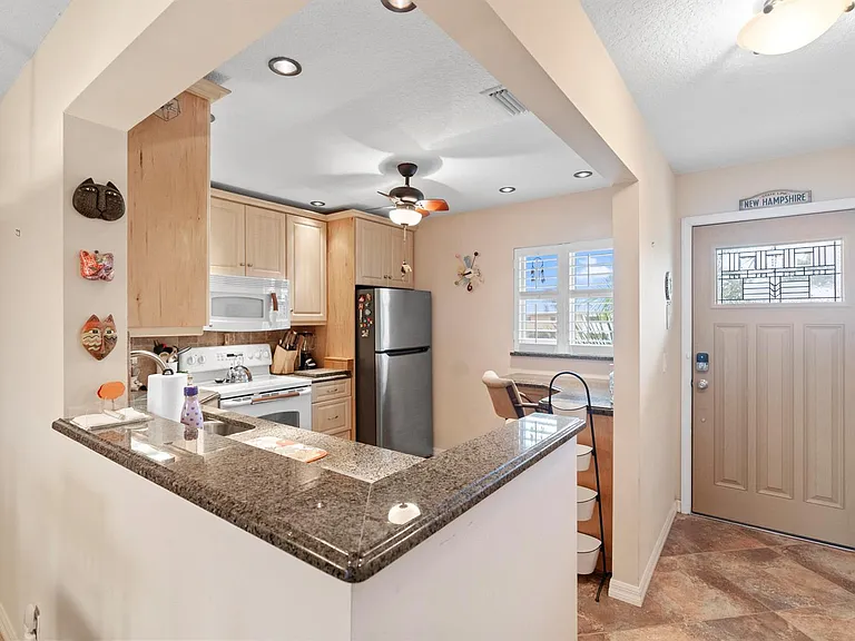2615 NE 1st Ct #403 — Photo 9