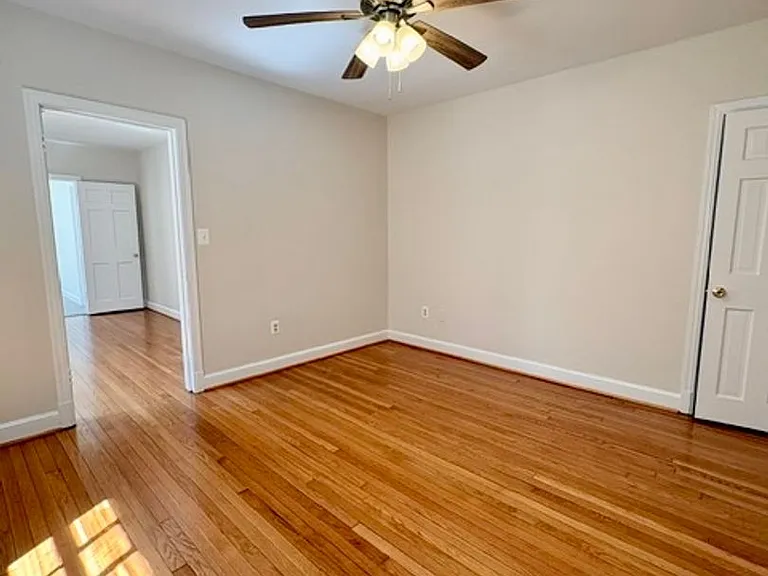 - 4534 Avondale Street — Photo 17