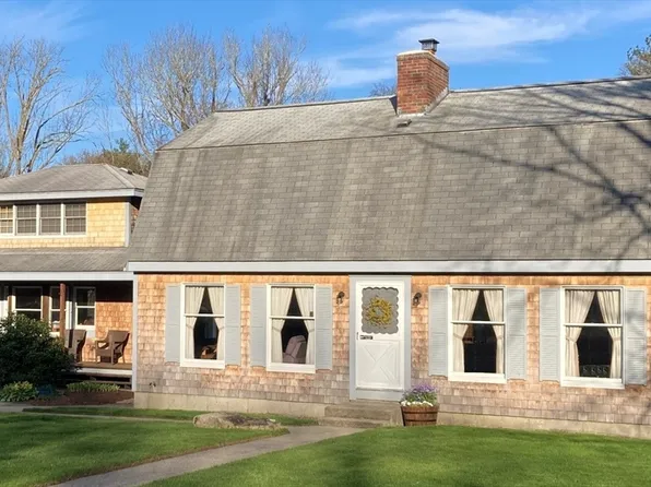 175 County St, Lakeville, MA 02347