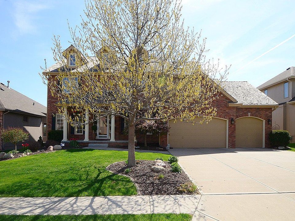 1st image of 6211 S 171st St