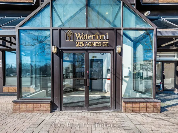 25 Agnes St #907, Mississauga, ON L5B 3X7