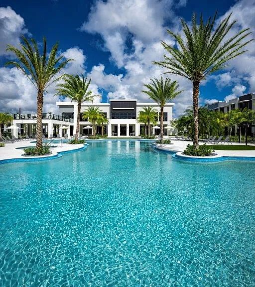 Manor Hialeah — Photo 4