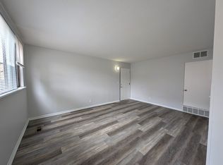 5940 E River Rd #11408613, Minneapolis, MN 55432