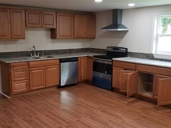 3rd image of 1706 Kendrick Ln