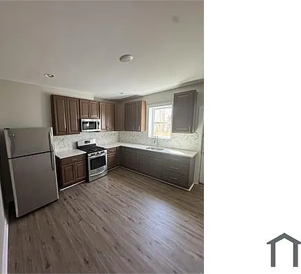 2 bed, 900 sqft, $1,800 — Photo 3