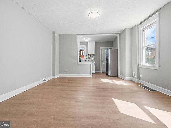 5th image of 128 Patapsco Ave