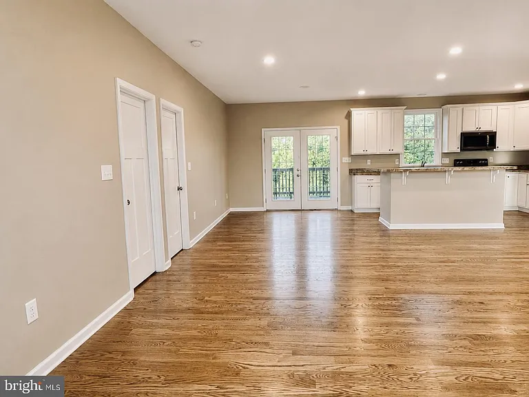 927 Goldmiller Rd — Photo 4
