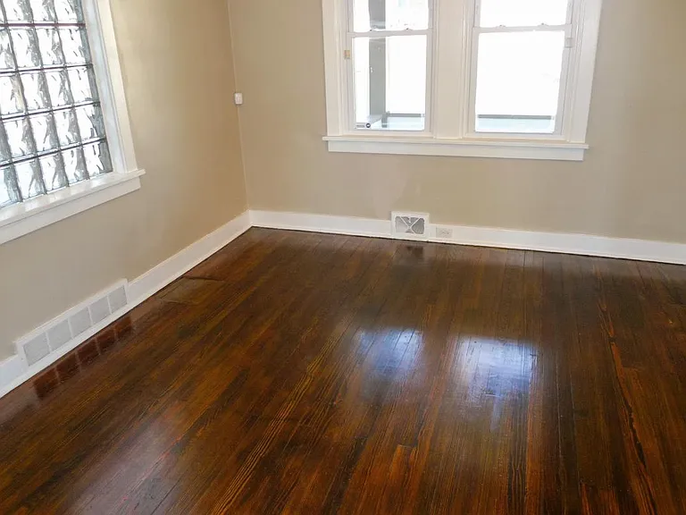 2833 Midland St — Photo 8