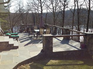 569 Lake Shore Rd, Putnam Valley, NY 10579