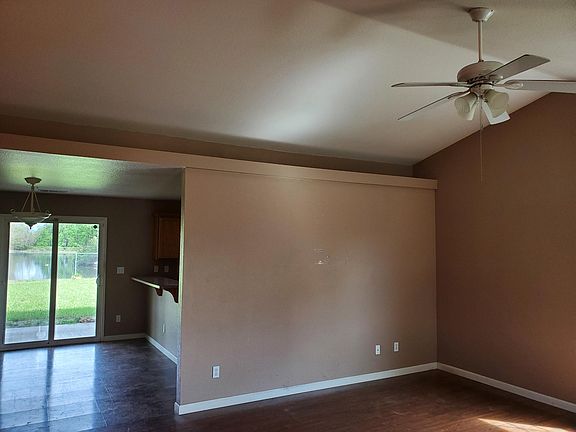 2nd image of 2195 Willow Glen Dr