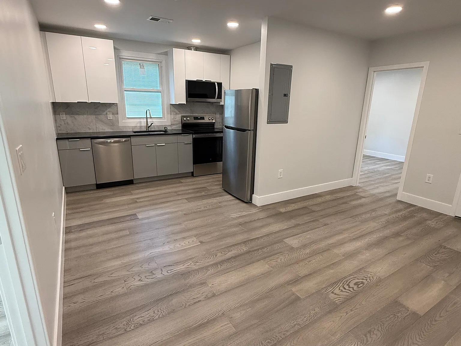 2 bed, $1,950 — Photo 1