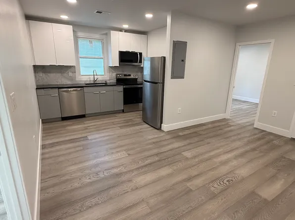 3411 Baring St #4, Philadelphia, PA 19104