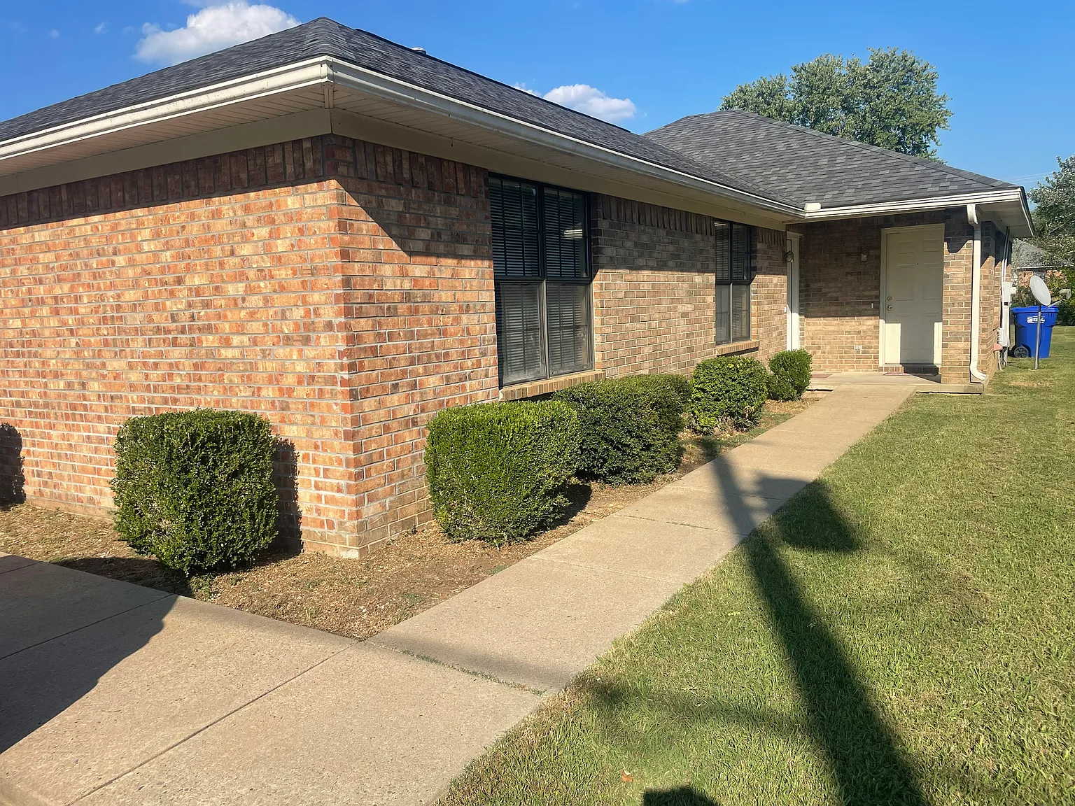 2 bed, 871 sqft, $875 — Photo 2