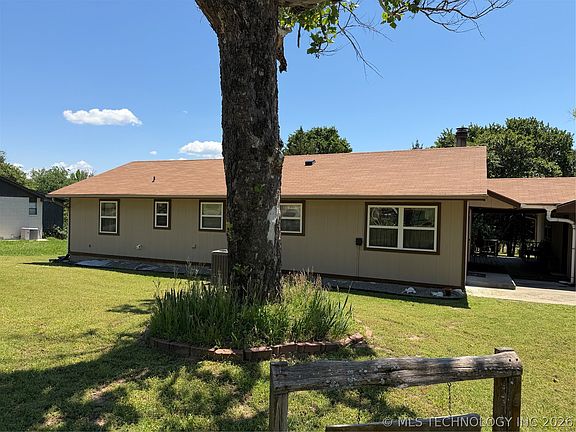 3rd image of 343 Timberline Rd