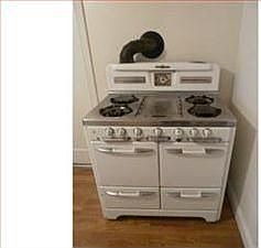 5th image of 2548 Fernwood Ave