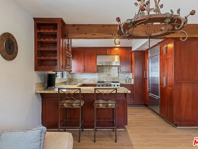 1541 Palisades Dr — Photo 24