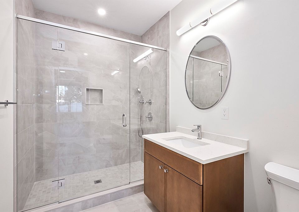 2nd image of 105 Sea St #103