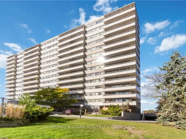 215 Glenridge Ave #409, Saint Catharines, ON L2T 3J7