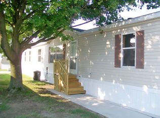 224 Belle Villa Blvd, Belleville, MI 48111