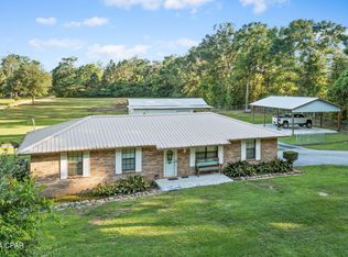 4407 Simmons Rd, Caryville, FL 32427