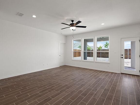 5th image of 3621 Paso Dr