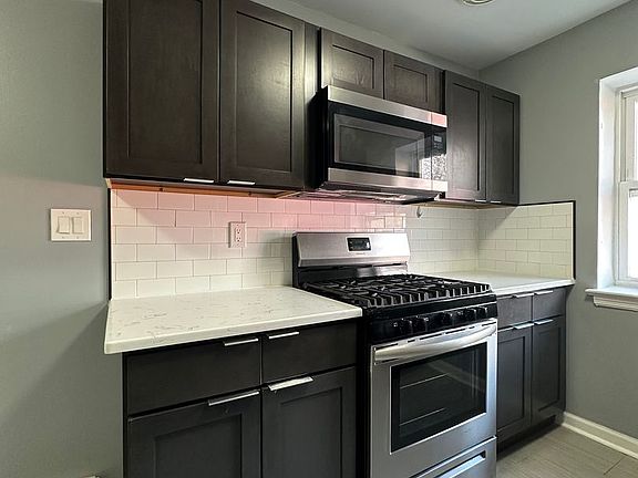 4th image of 122-138 E 7th St #128-102