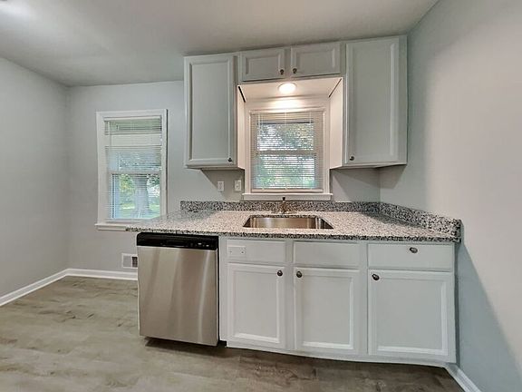 4th image of 3409 S Maywood Ct