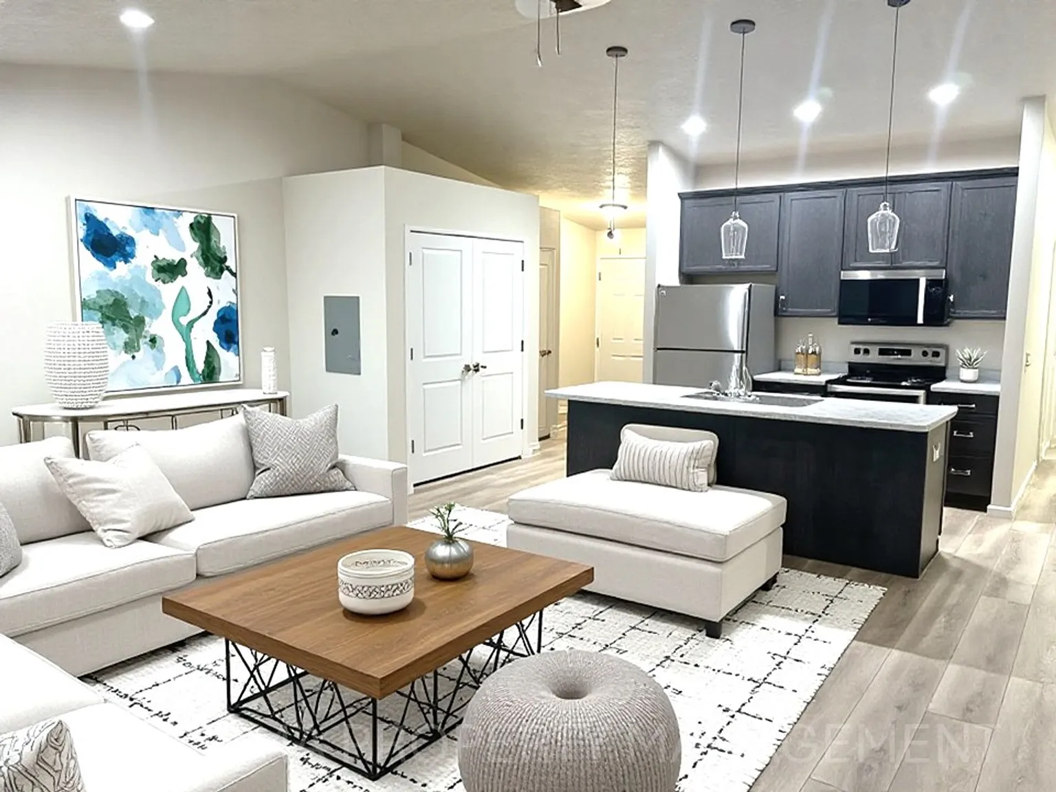 32nd Street Condominiums — Photo 1