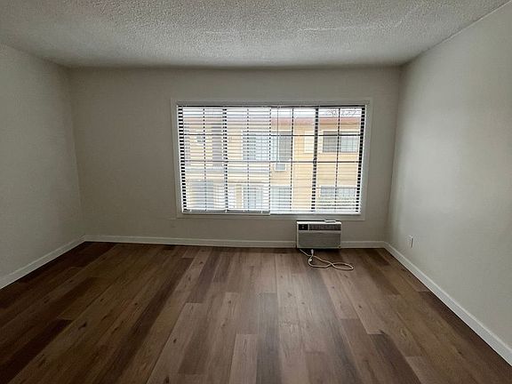 4th image of 425-431 N Holliston Ave #15