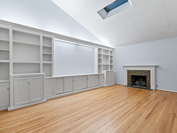 4th image of 1318 University Dr