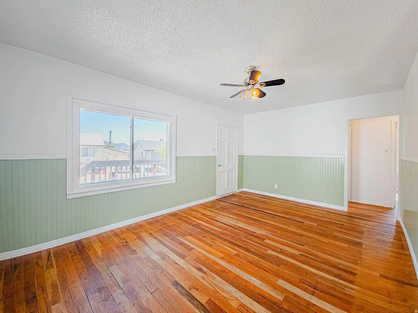 531 Edgehill Dr — Photo 4