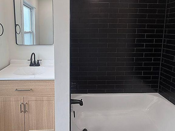3rd image of 6 Gregg Ave