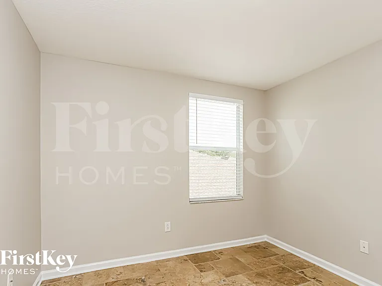 1918 Heartland Cir — Photo 9