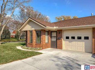 1215 Silver Ridge Rd #27, Lincoln, NE 68510