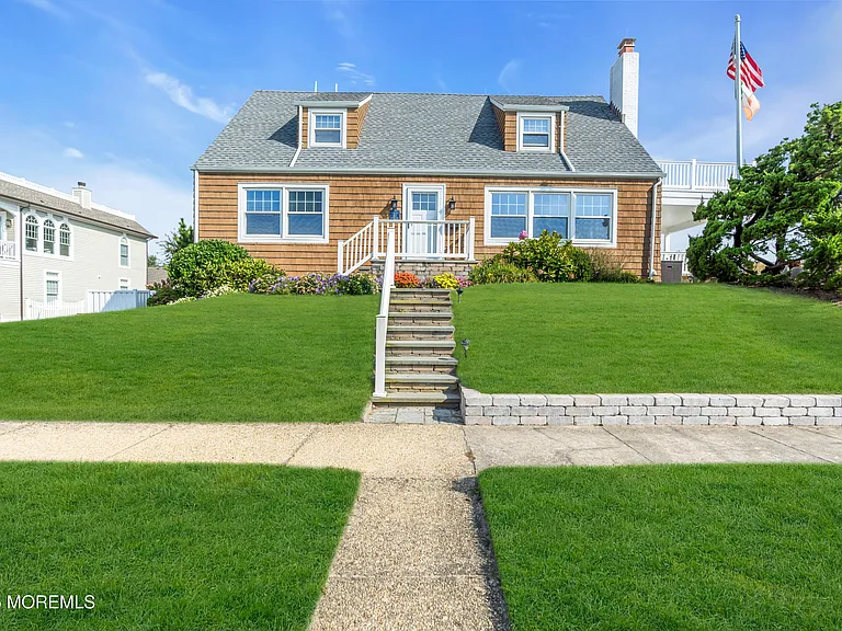 411 Ocean Ave — Photo 6