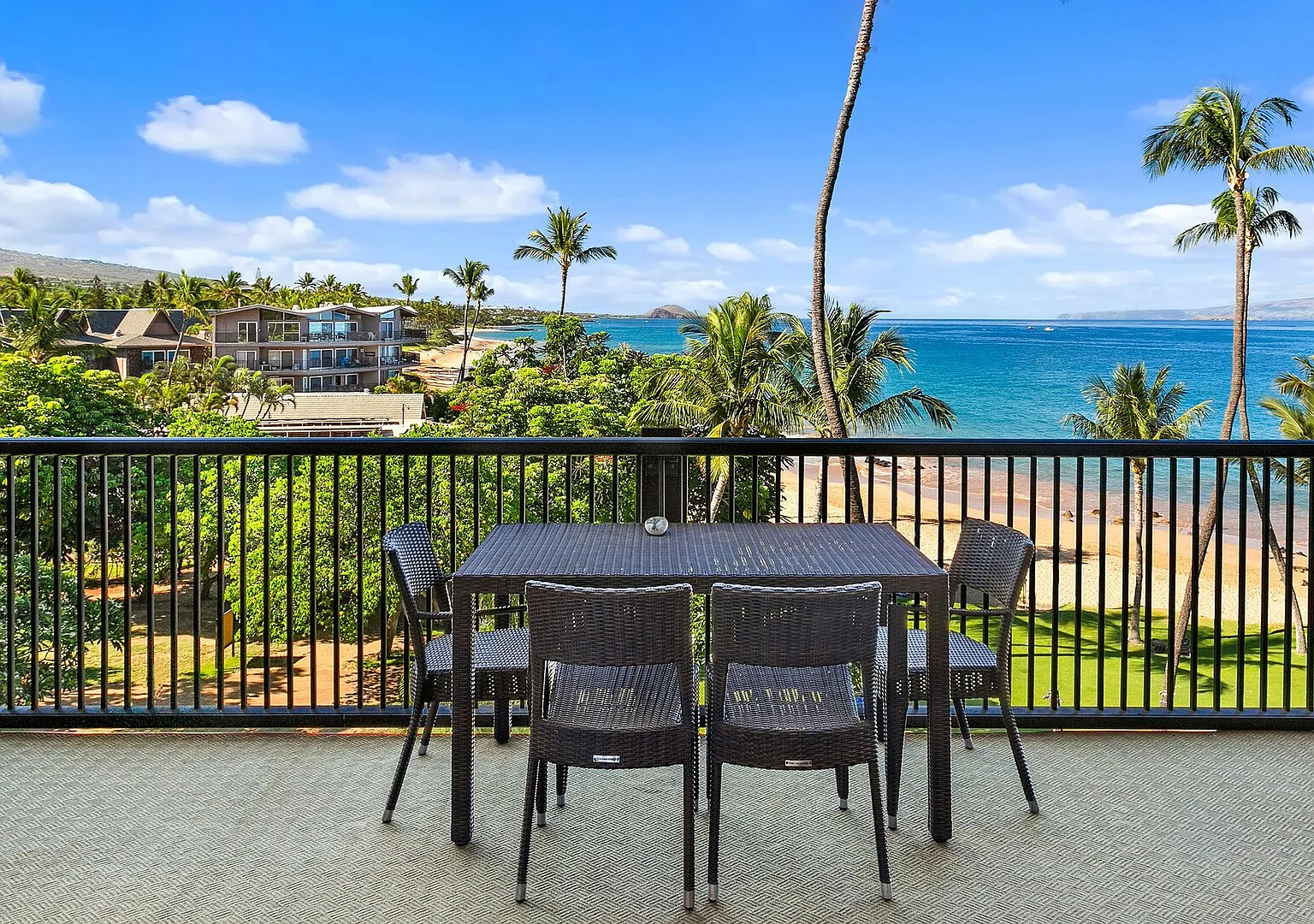 Mana Kai 410 - The Ultimate Maui Beach Condo Experience - Renovated - — Photo 1