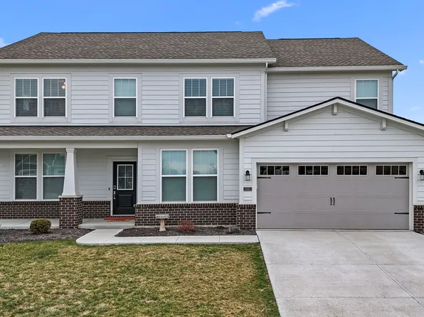 1046 Elmwood Ln, Greenwood, IN 46143