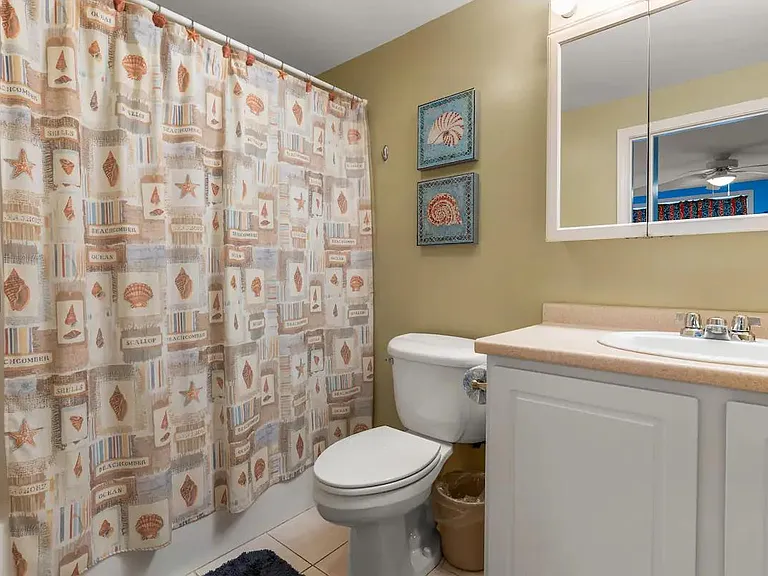 6 Ashworth Ave #1 — Photo 24