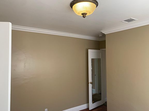 5th image of 12109 Summer Ave
