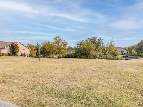 2812 Scenic Lake Dr, New Athens, IL 62264