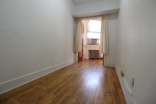 Rented by Luxor Homes & Investment Realty | media 33