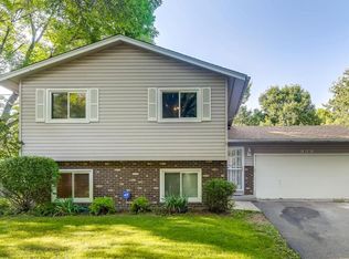 989 104th Ave NW, Coon Rapids, MN 55433