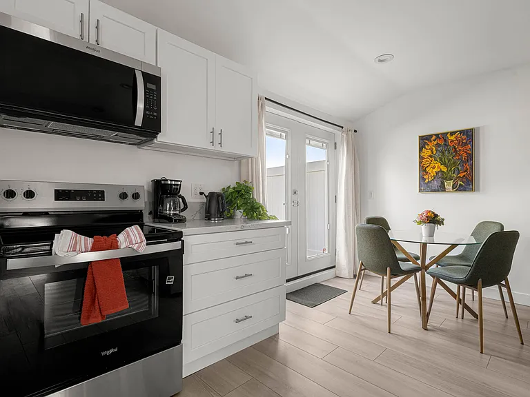 22309 Leadwell St #1 — Photo 9