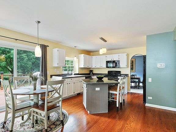 3rd image of 853 Tylerton Cir