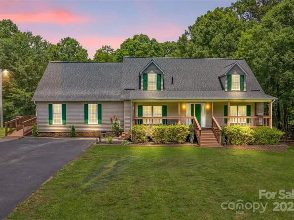 8632 Island Point Rd, Sherrills Ford, NC 28673