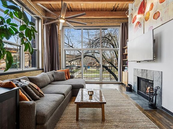 3rd image of 2201 W Wabansia Ave APT 5
