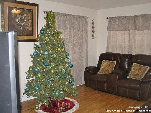 2nd image of 1008 Jasmine Dr