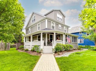 71 Washington Rd, Lake Forest, IL 60045